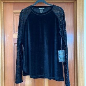 Cowgirl Tuff Velvet and Lace shirt BRAND NEW